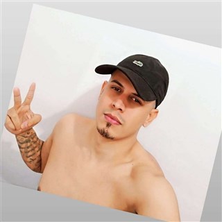 Adriano-284