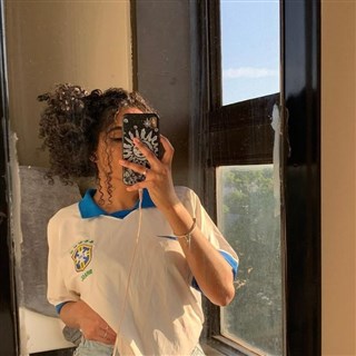 Larissa-96